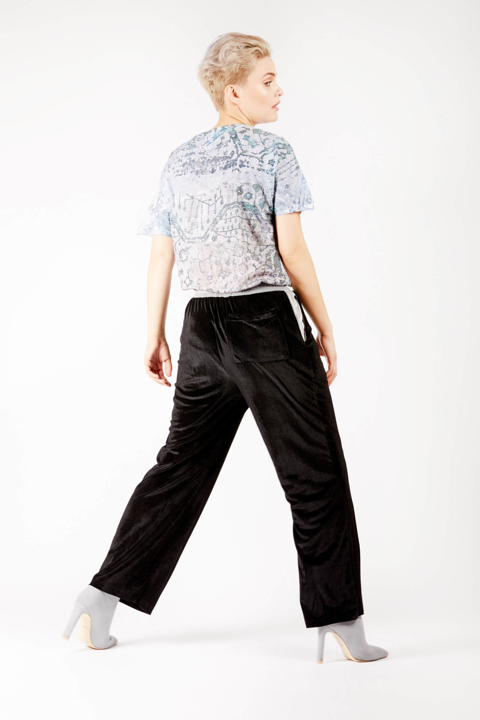 Adrian Unisex Black Velour Tracksuit Trousers – Rich Fashion